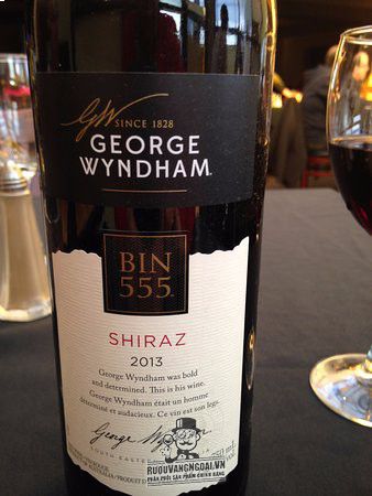 Rượu vang Wyndham Estate Bin 555 Shiraz