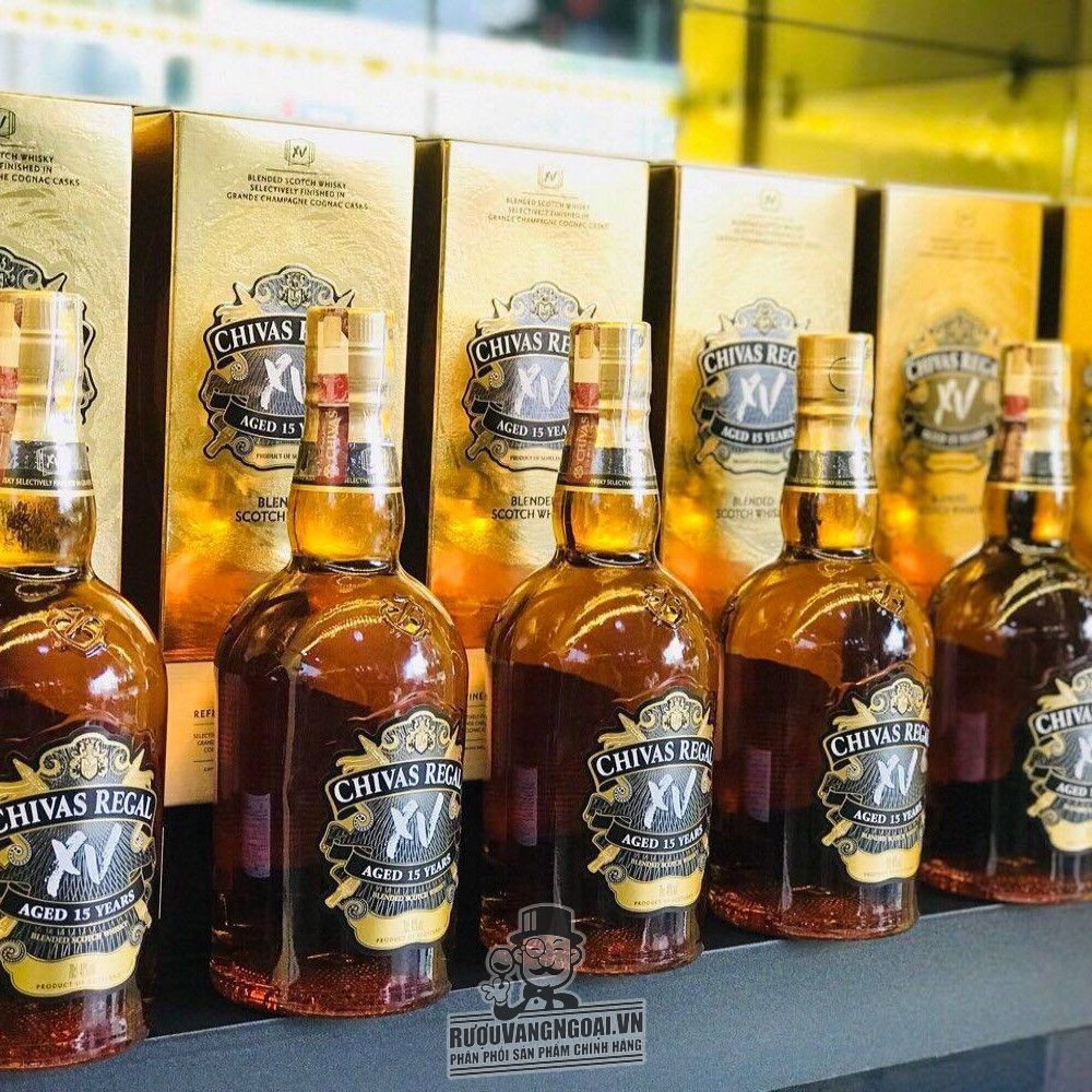 Giá ruou chivas l blended scotch whisky